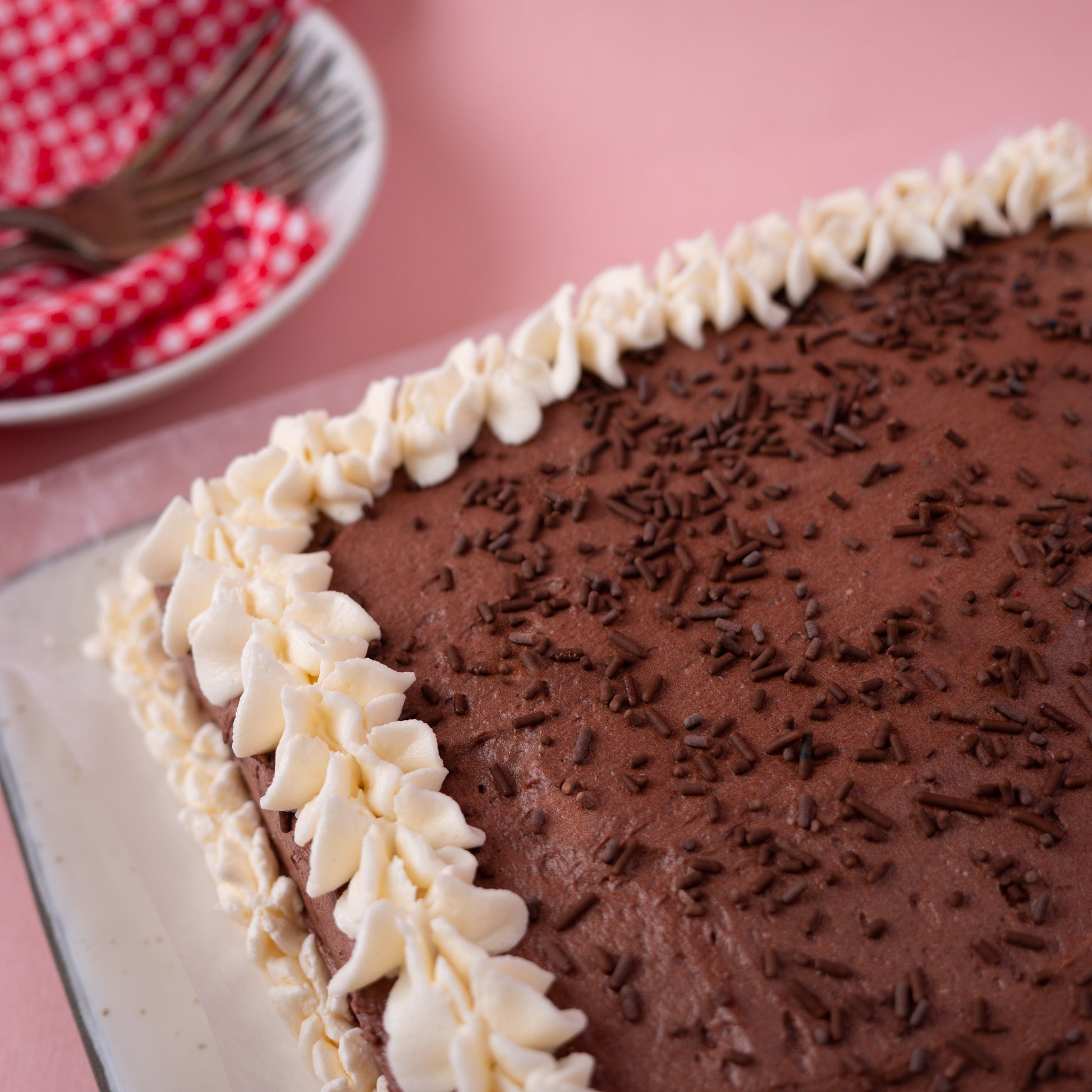 Cupcakes and Cakes: Chocolate.