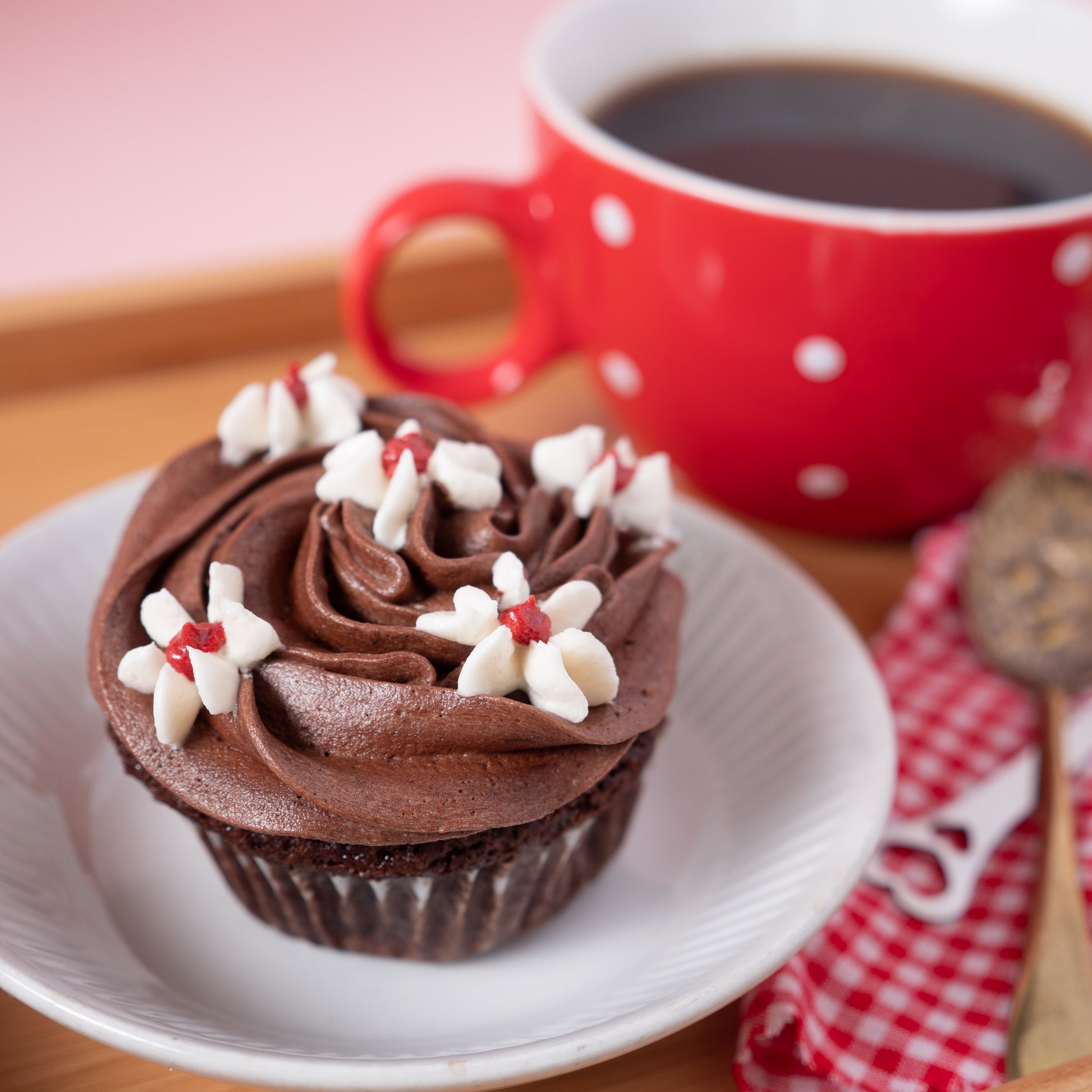 Cupcakes and Cakes: Chocolate.