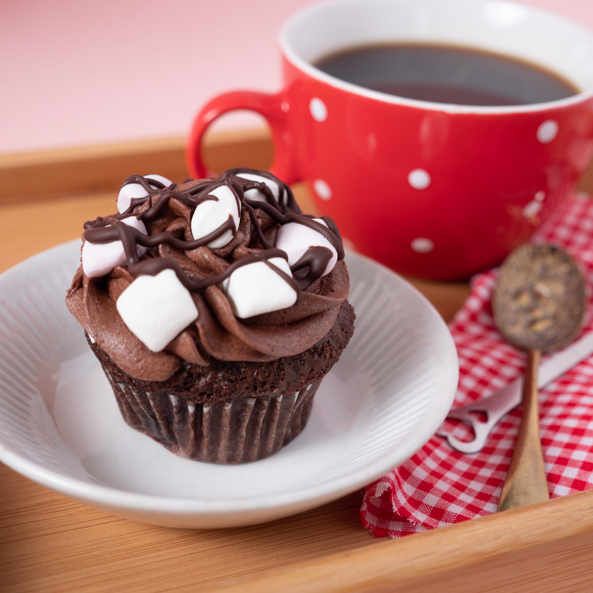 Cupcakes and Cakes: Chocolate.