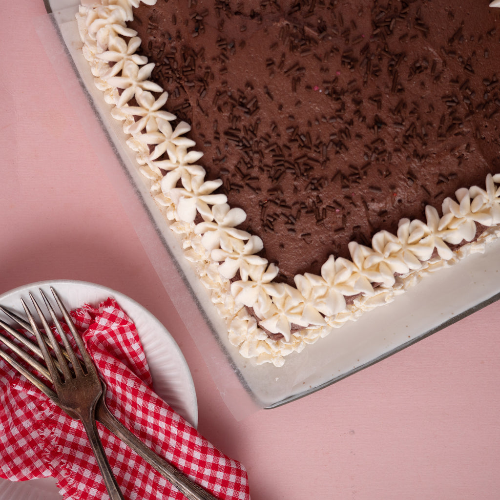 Cupcakes and Cakes: Chocolate.