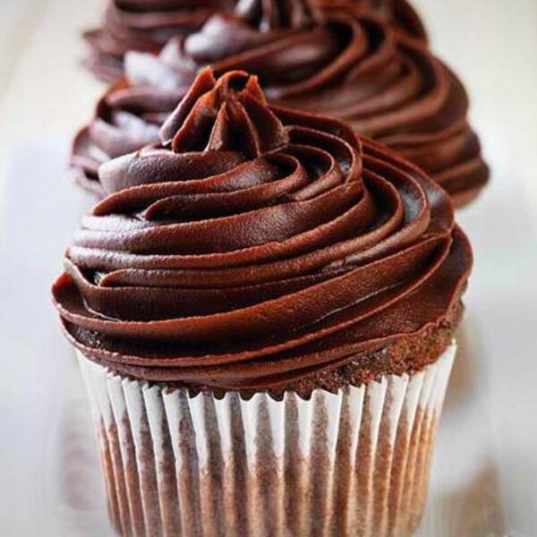 Cupcakes: Decadent Chocolate Cupcakes (Qty 12) PLEASE SEE NOTES